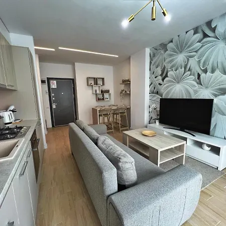 Sea La Vie Apartment *